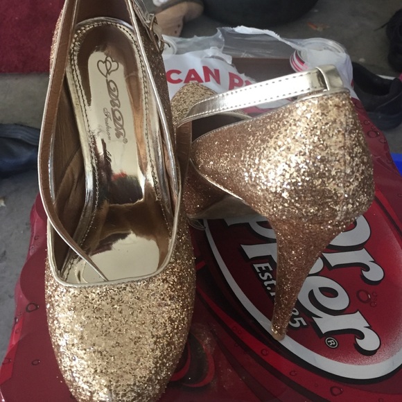 Heels - Picture 2 of 2