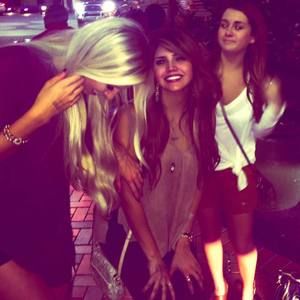 Meet your Posher, Vivian