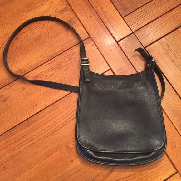 Vintage leather COACH cross body purse