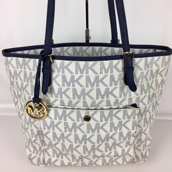 Michael Kors Handbags - Michael Kors Jet Set Large Snap Pocket Tote