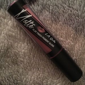 LA Girl Flat Finish Pigment Gloss