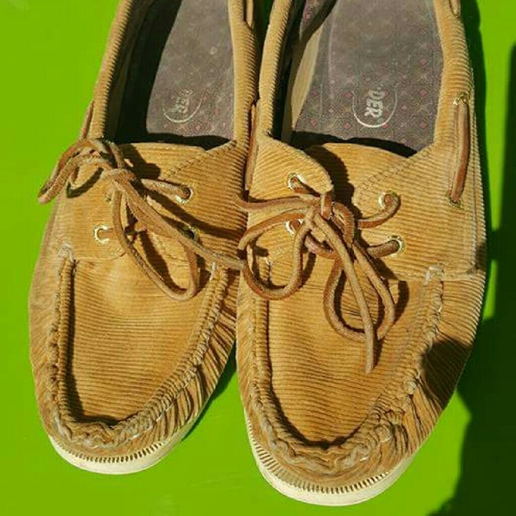 Camel corduroy Sperry's guc