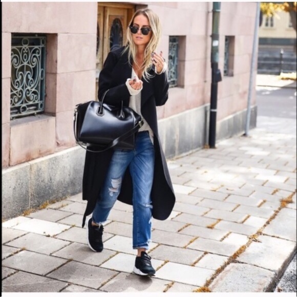 Urban Outfitters Denim - Urban-lowrise boyfrienddistress skinny jeans