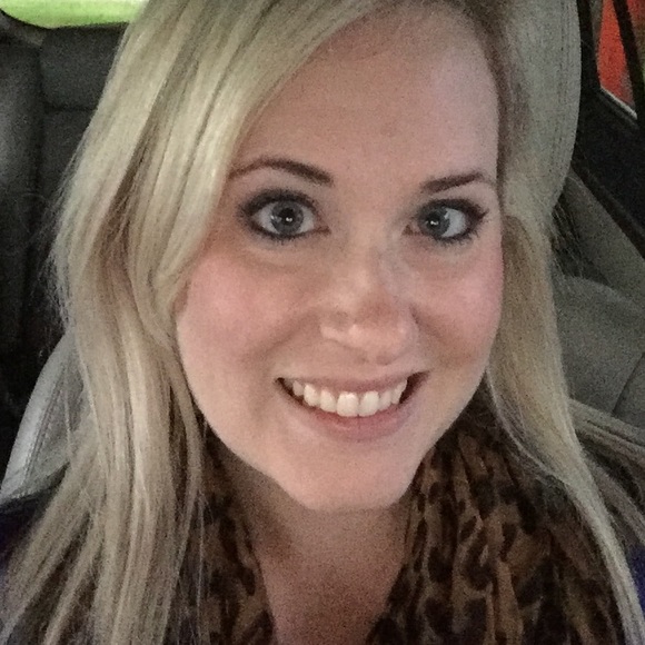 Meet your Posher, Christy - Picture 1 of 1