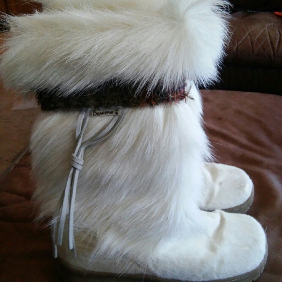 Insulated Bearpaw fur boots