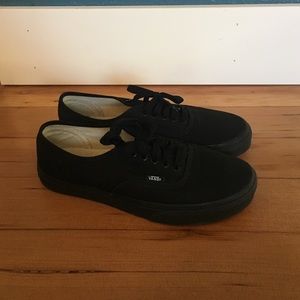 All black Vans