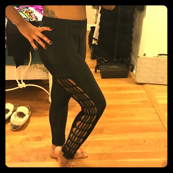 Cut out leggings