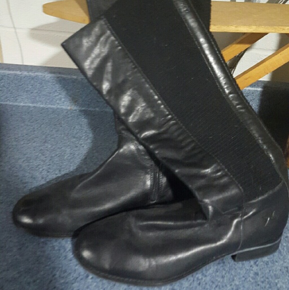 Sz 7.5 black leather boots