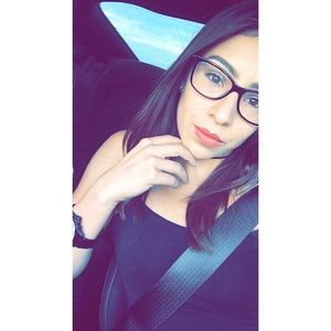 Meet your Posher, Monica