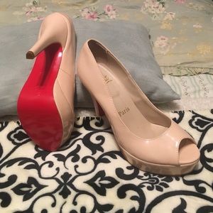 Non-authentic Christian Louboutin tan heels