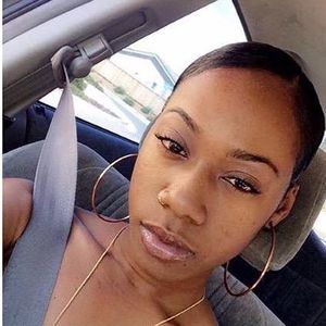 Meet your Posher, Kiana