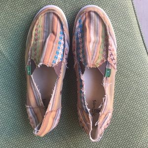 Sanuk yellow poncho sidewalk surfer sandals