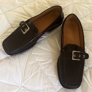 Dark brown Tod's loafer