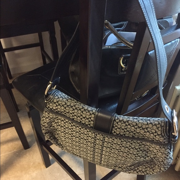 🚨SALE🚨Authentic Coach Handbag - Picture 2 of 4