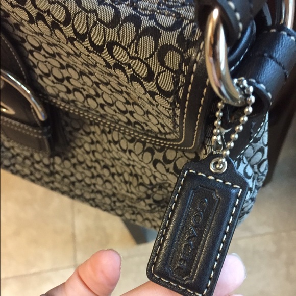 🚨SALE🚨Authentic Coach Handbag - Picture 3 of 4