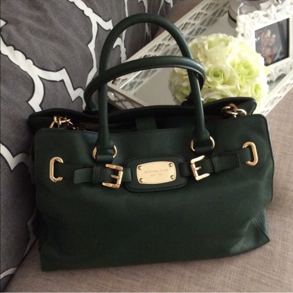 Michael Kors Handbags - ☃FLASH SALE☃ NEEDS A NEW HOME! MK Hamilton