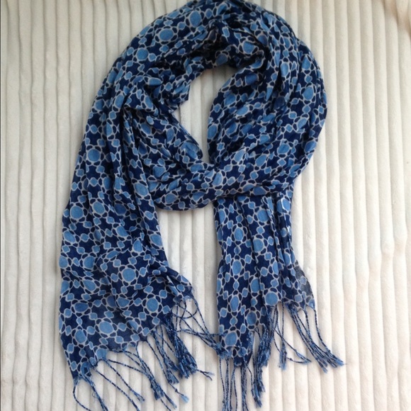 Light weight scarf
