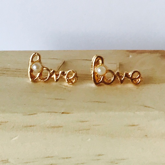 Gold love ❤️ with faux pearl stud Earrings