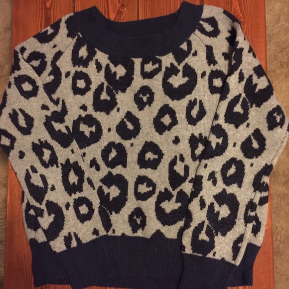 SOLD Grey & navy leopard print sweater - Picture 2 of 4