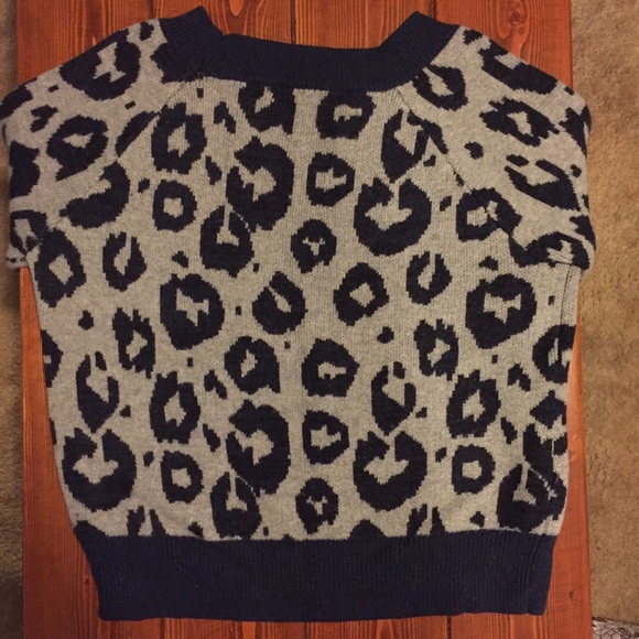 SOLD Grey & navy leopard print sweater - Picture 3 of 4