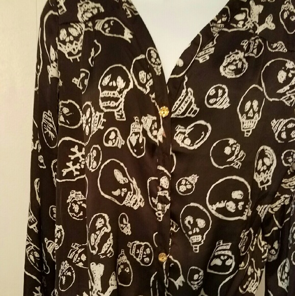 Skull tie top