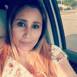 Meet your Posher, Yenni