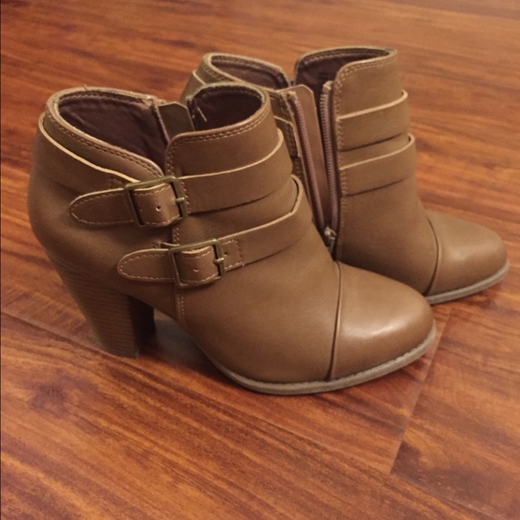 Brown/camel color booties. Lauren Conrad size 7.5