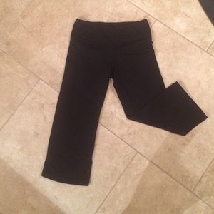 Black Lululemon capris