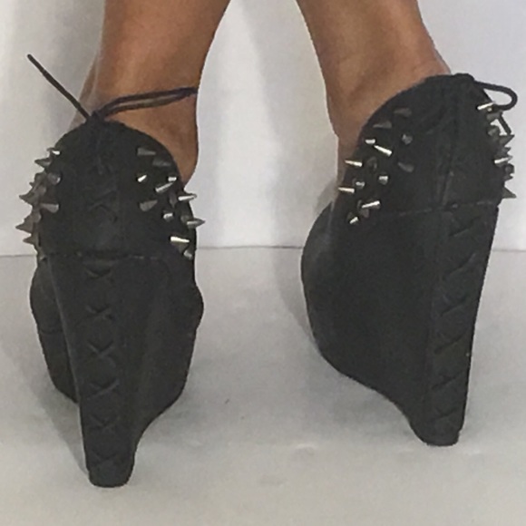 Magic - Picture 2 of 2