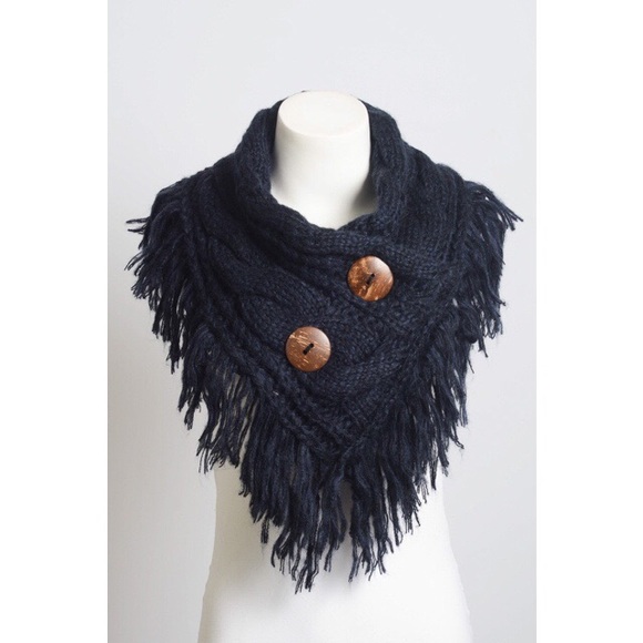 🎁SALE🎁 Navy Chunky Infinity Scarf - Picture 4 of 4