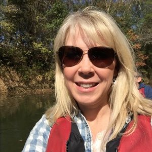 Meet your Posher, Brooke