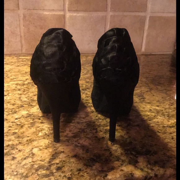 Lulu Townsend Shoes - EUC Lulu Townsend black lace ruffle heel Lulu Townsend Shoes - EUC Lulu Townsend black lace ruffle heel