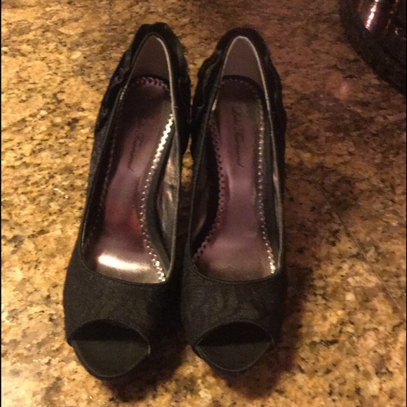 Lulu Townsend Shoes - EUC Lulu Townsend black lace ruffle heel Lulu Townsend Shoes - EUC Lulu Townsend black lace ruffle heel