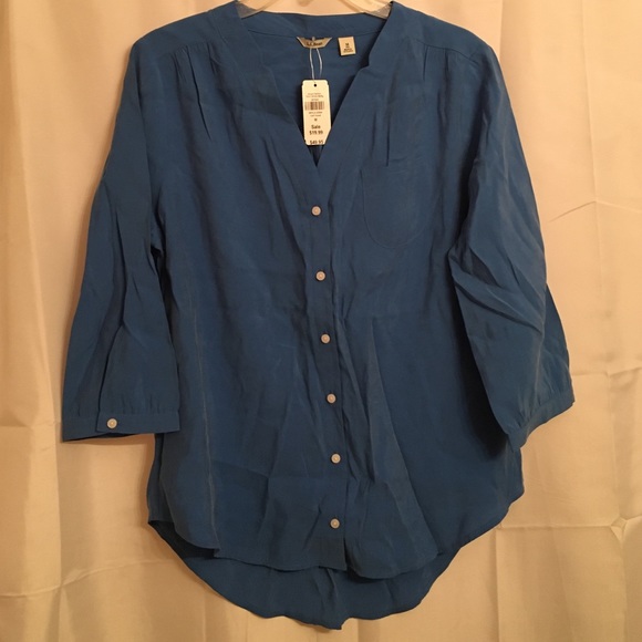 Royal blue button down 3/4 length shirt