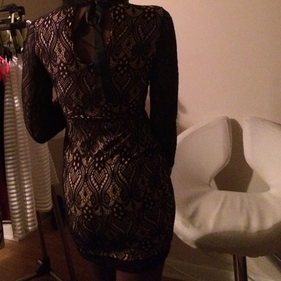 Long Sleeves Lace Dress - Picture 3 of 3