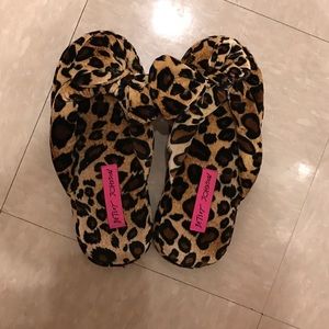 Betsey Johnson slippers