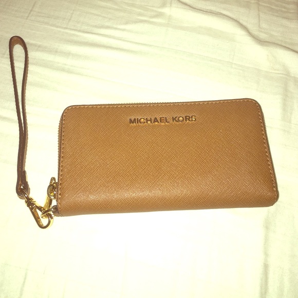 Never used ! Michael kors wristlet