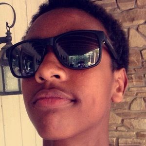 Meet your Posher, Simon