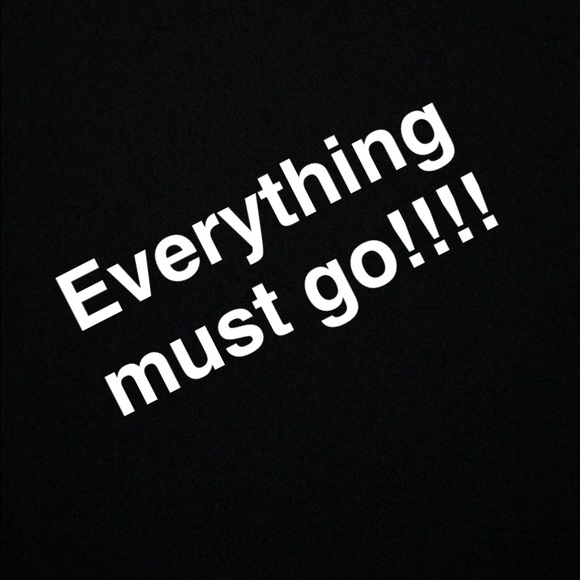 Everything must go - Picture 1 of 1