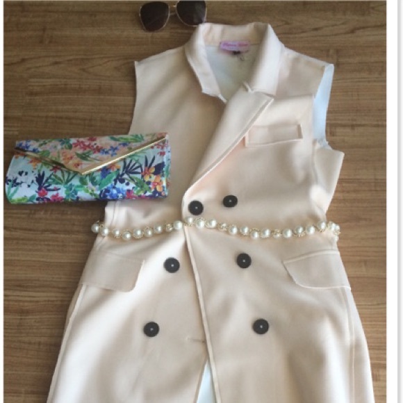 Long Premium Sleeveless Double Breasted Jacket - Picture 2 of 4