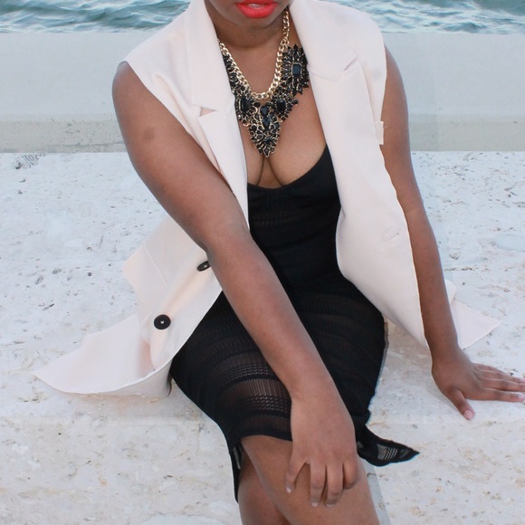 Long Premium Sleeveless Double Breasted Jacket - Picture 4 of 4