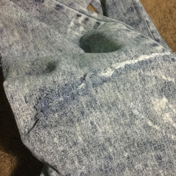 Comfy Acid Washed Skinny Jeans - Picture 4 of 4