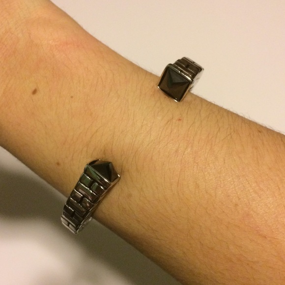 Sliver Bangle bracelet - Picture 3 of 3