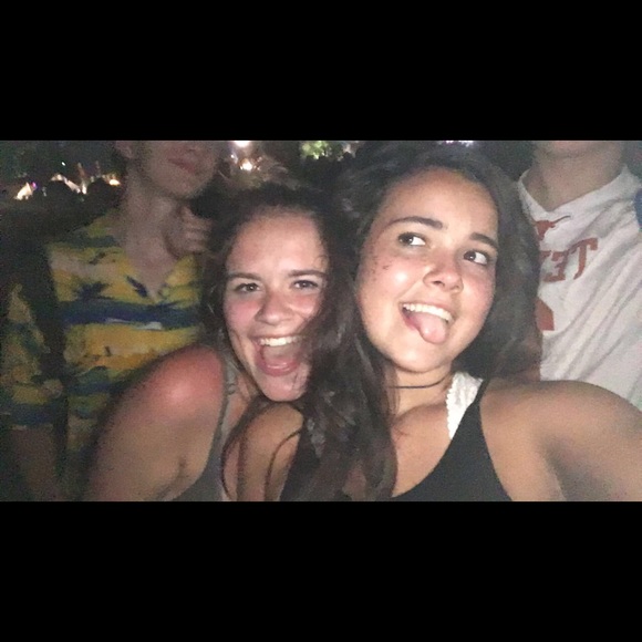 Meet your Posher, Elana - Picture 1 of 1