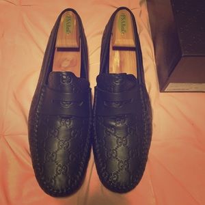 Gucci men's leather loafers size 10D
