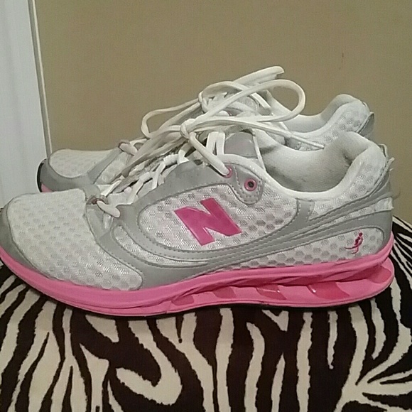 New Balance Shoes - Women's New Balance Breast Cancer awareness