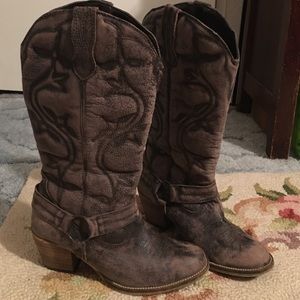 Dingo distressed boots