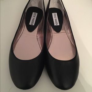 Steve Madden Leather Flats - Black