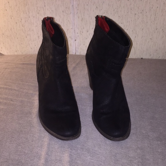 Black cowboy booties