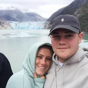 Meet your Posher, Casey